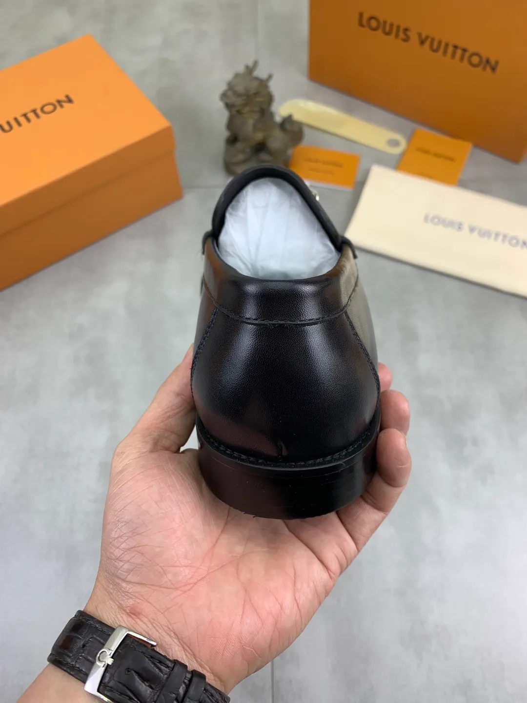 Men's men's shoes 💰P542 New style 💶[LOUIS VUITTON] Water-dyed Niuli Original order New style 🍀LV Louis Vuitton *——Top version of LV classic leather shoes! Made of imported original calfskin, original leather side strips and wear-resistant high-end rubber outsole! High quality products! Color: 3️⃣optional Size: 38-44 (45 customized)
